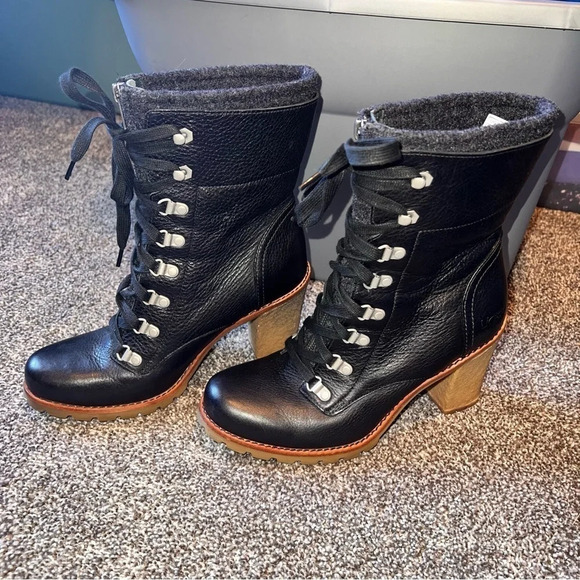UGG Lace UP Leather Heeled Boots Size 9 - Picture 2 of 9